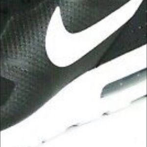 Meet your Posher, Jovani